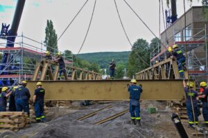 Construction workers using language skills to stay safe